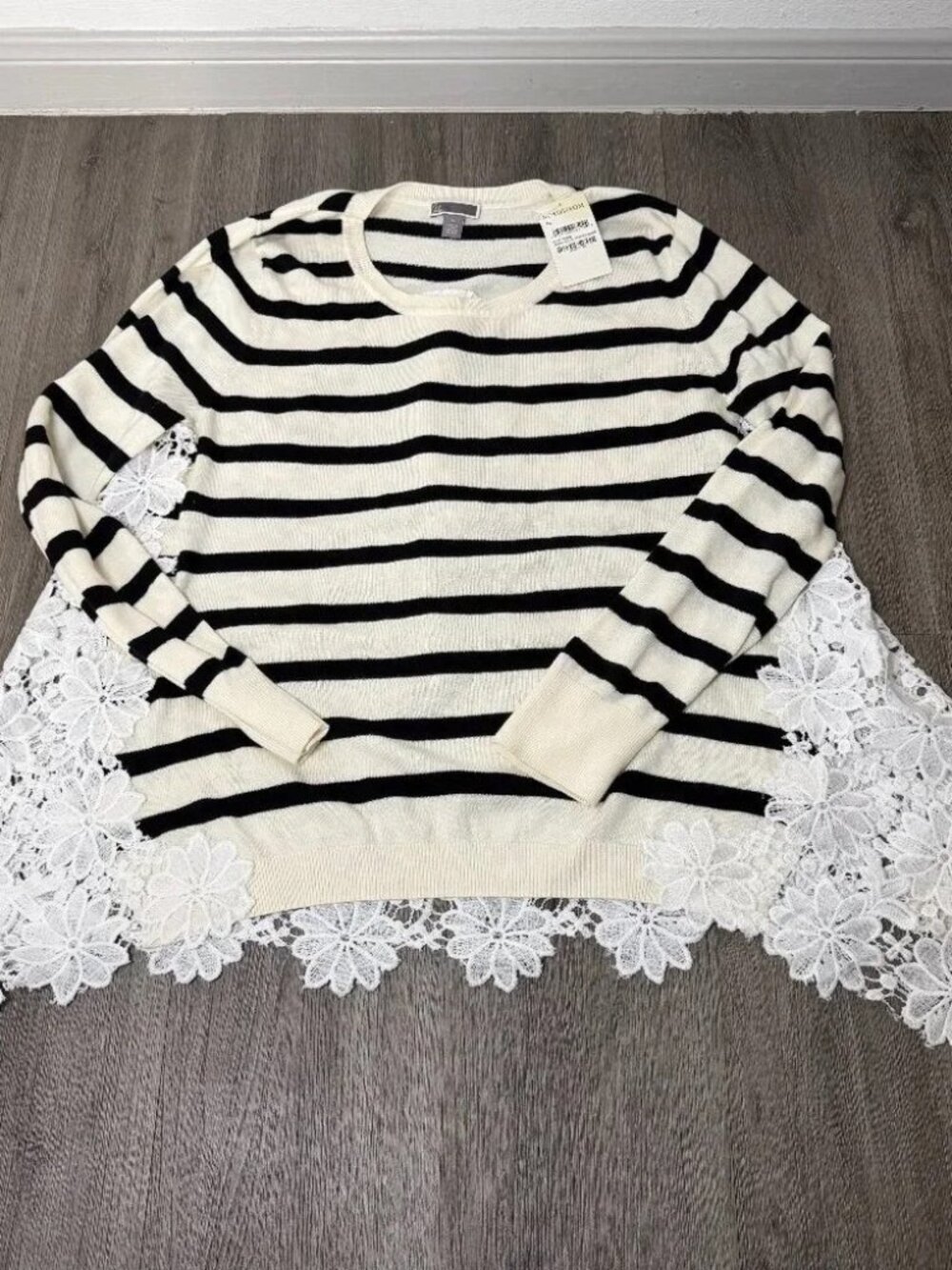 NWT Chelsea28 Lace Sweater Long Sleeve Women’s Size XL